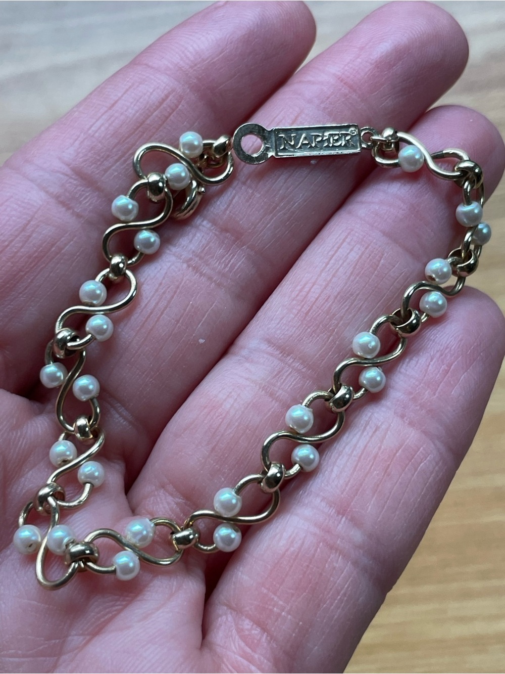 NAPIER 1970’s-80’s Gold-Tone Pearl Station Bracelet